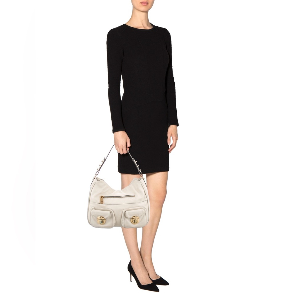 Marc Jacobs Cream Leather Shoulder Bag with Gold Hardware - Picture 9 of 9